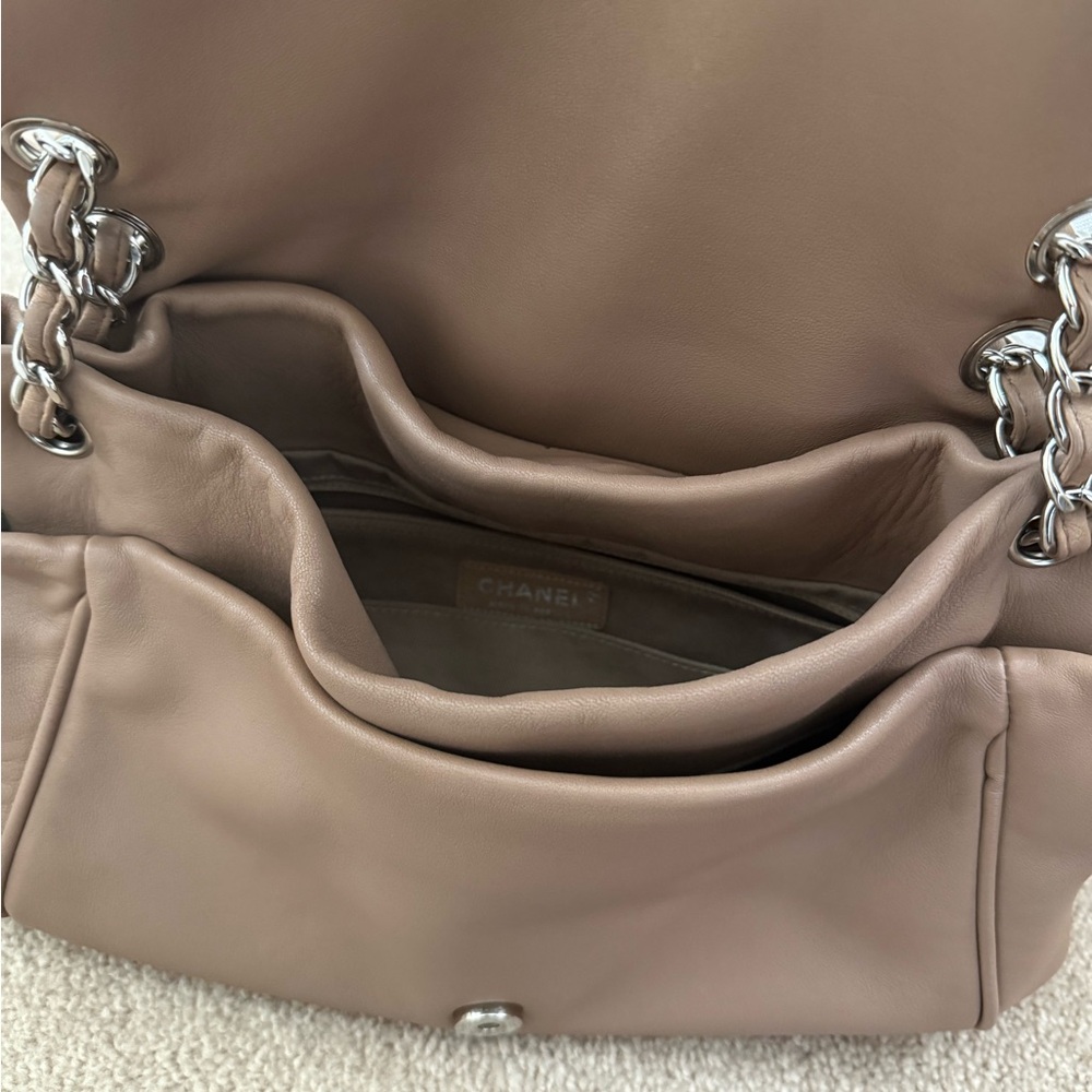 Chanel Beige Hobo Chain Shoulder Bag Lambskin - Picture 5 of 6